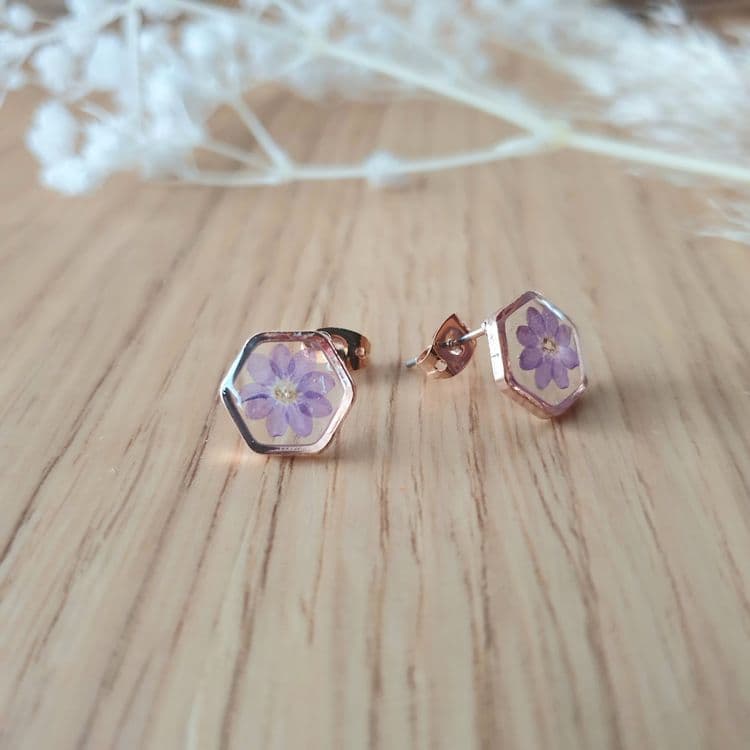 Puces d'oreilles myosotis mauve rose gold